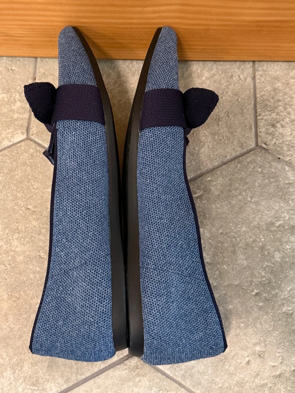 Vivaia Pointed Toe Bow Chambray Slip On Loafers Flats Women’s size 38/7-7.5